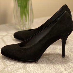 Stuart Weitzman Black Suede Pumps - US size 7